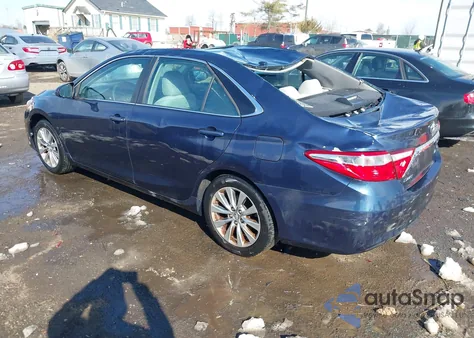 2015 Toyota Camry Xle z USA, uszkodzony, nr VIN 4T1BF1FK7FU958653